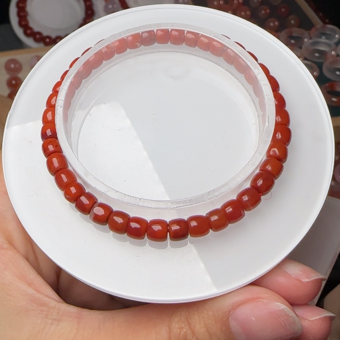 南红玛瑙颈饰未镶嵌