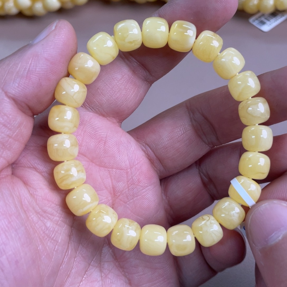 琥珀裸石未镶嵌1360000000