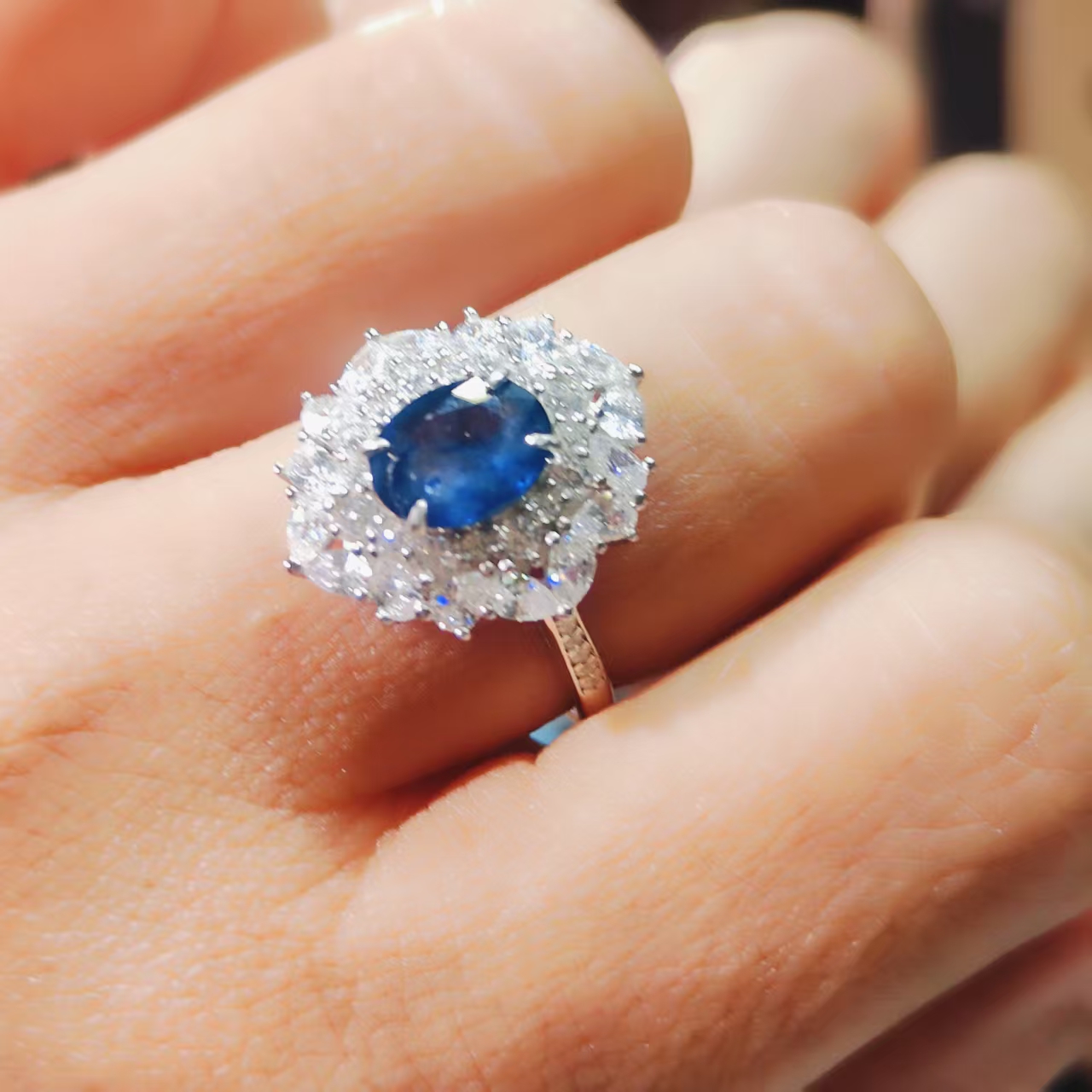 斯里兰卡皇家蓝蓝宝石戒指