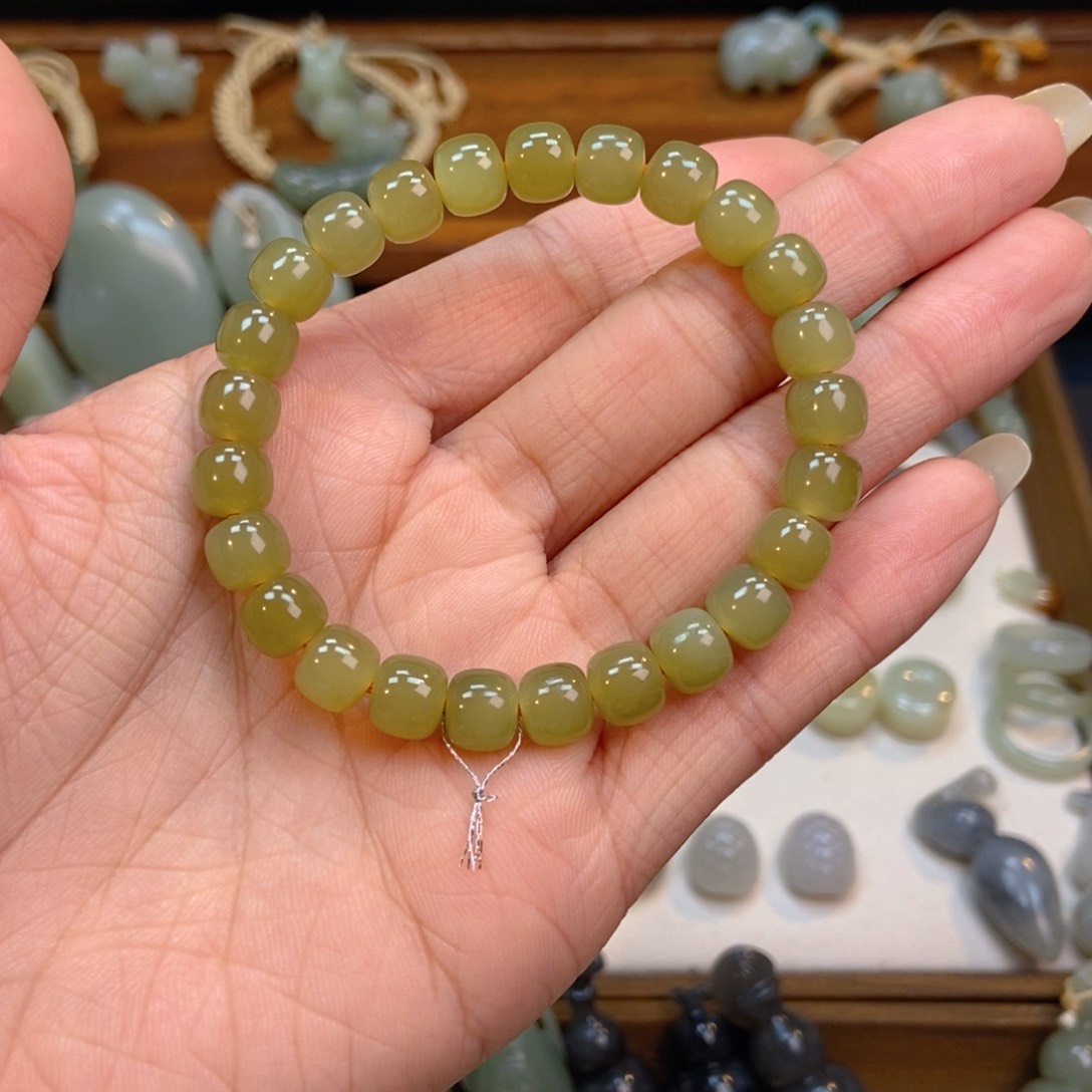 未镶嵌手串和田玉伊*?