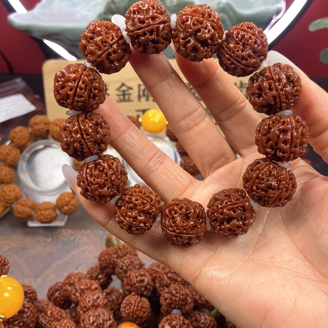 金刚菩提吊坠521。 素。