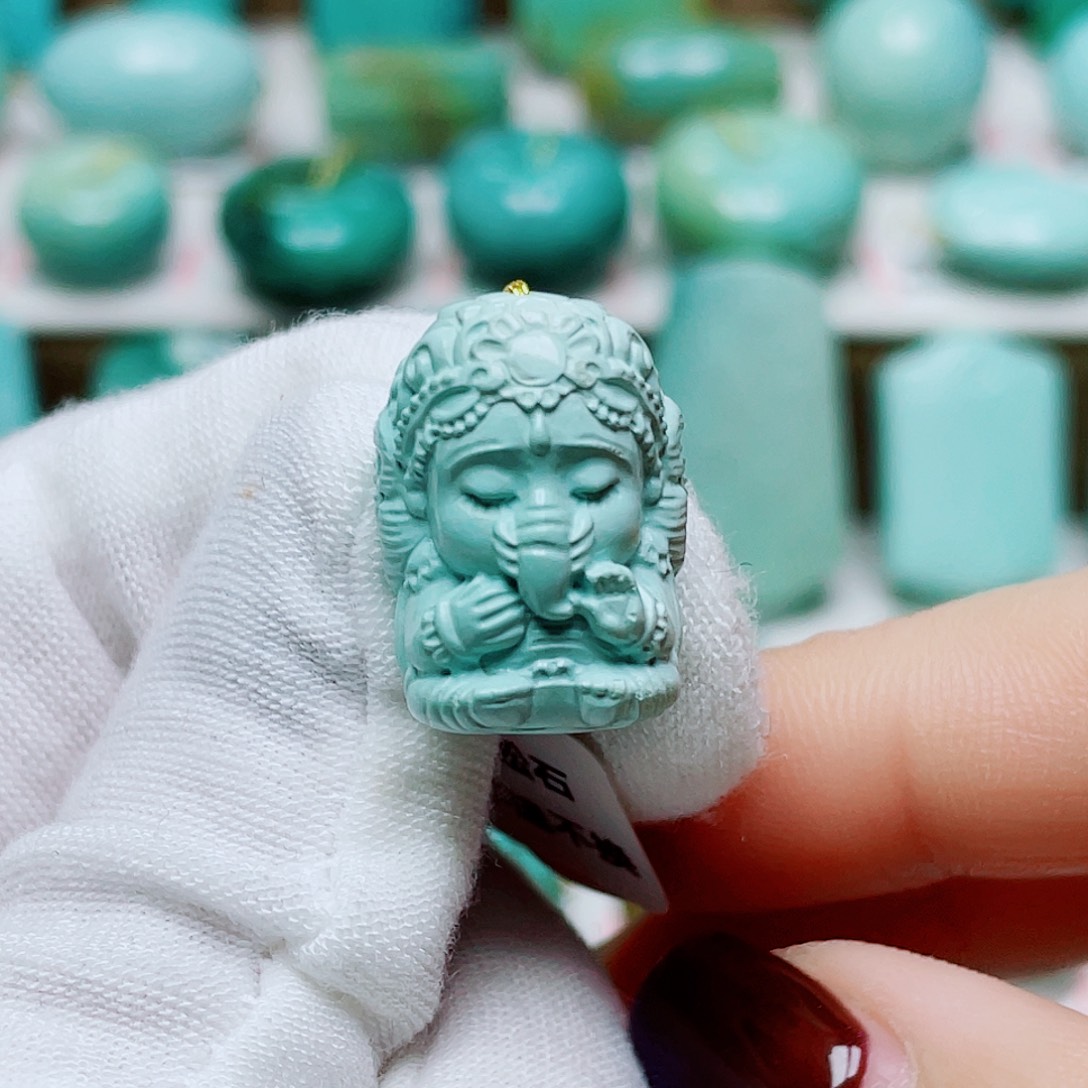 绿松石未镶嵌珠宝奇石