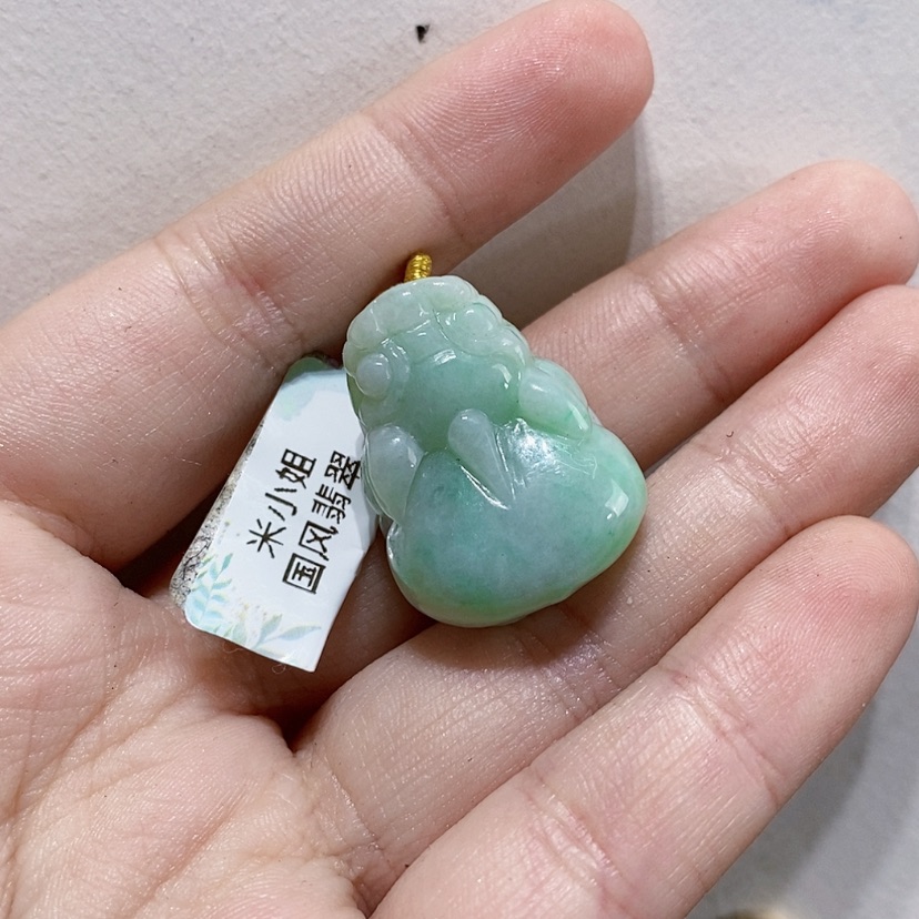 【闪购商品】翡翠未镶嵌颈饰