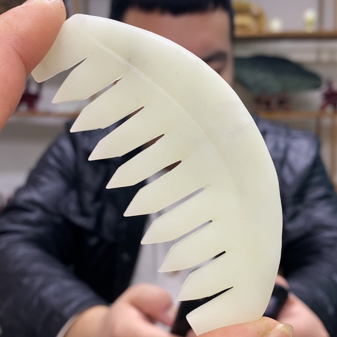 蛇纹石玉木梳未镶嵌