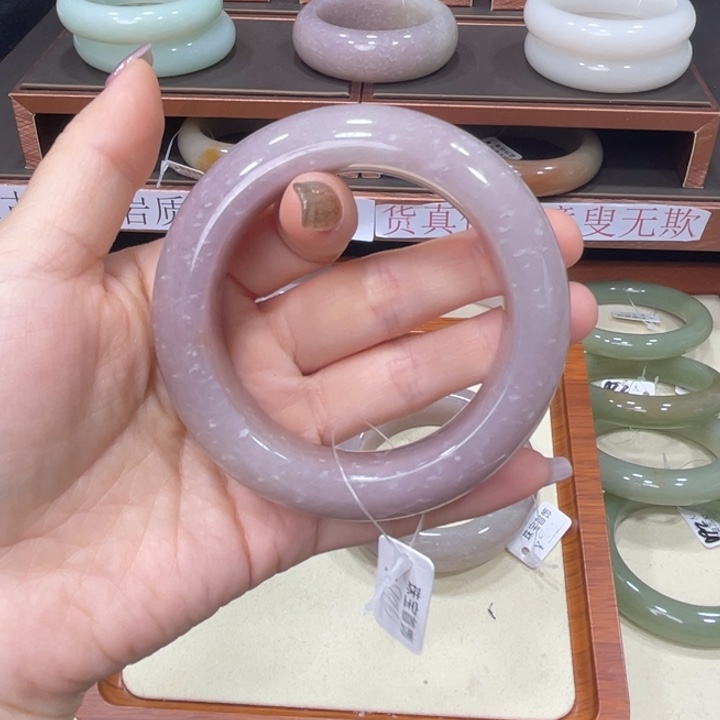 暴***君石英质玉手镯未镶嵌