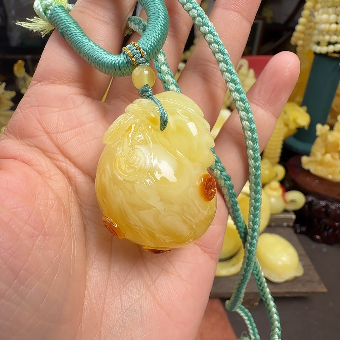 蜜蜡未镶嵌珠宝奇石