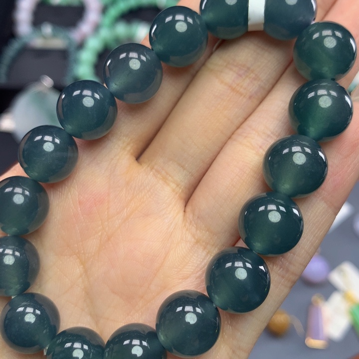 翡翠手链未镶嵌翡翠