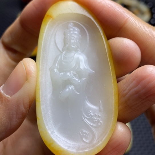 和田玉颈饰未镶嵌