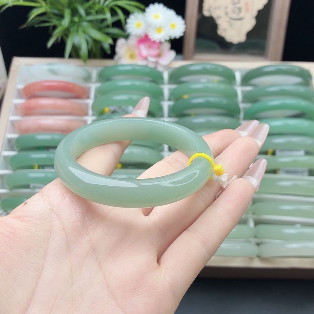 石英质玉未镶嵌手镯54