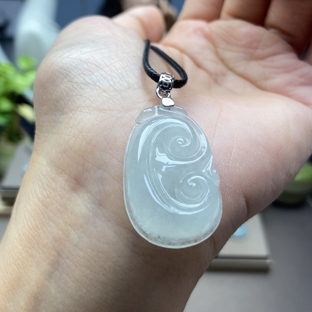 翡翠颈饰银S925镶嵌吊坠