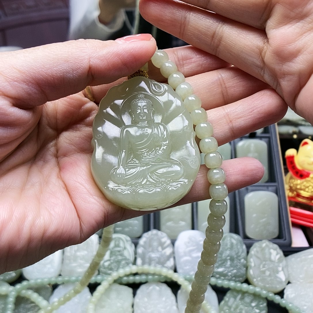 和田玉颈饰未镶嵌超*