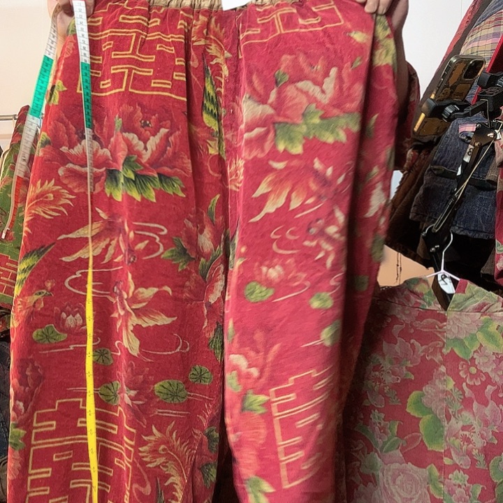 690油蜡染红色棉裤