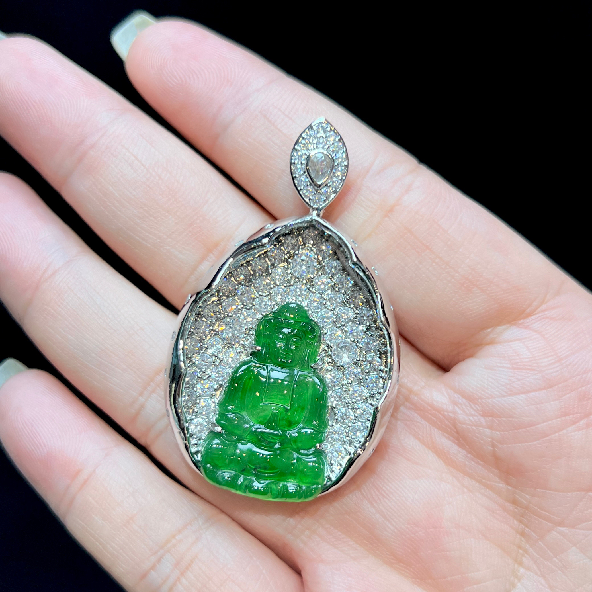 【红旭玉麟】天然翡翠A货满绿大观音 多样性发一件