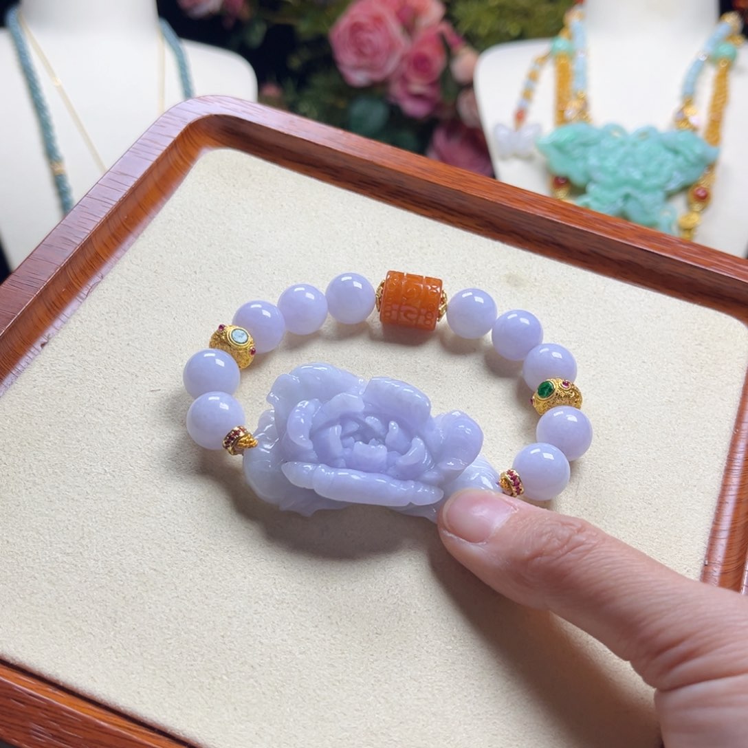 翡翠颈饰未镶嵌紫牡丹