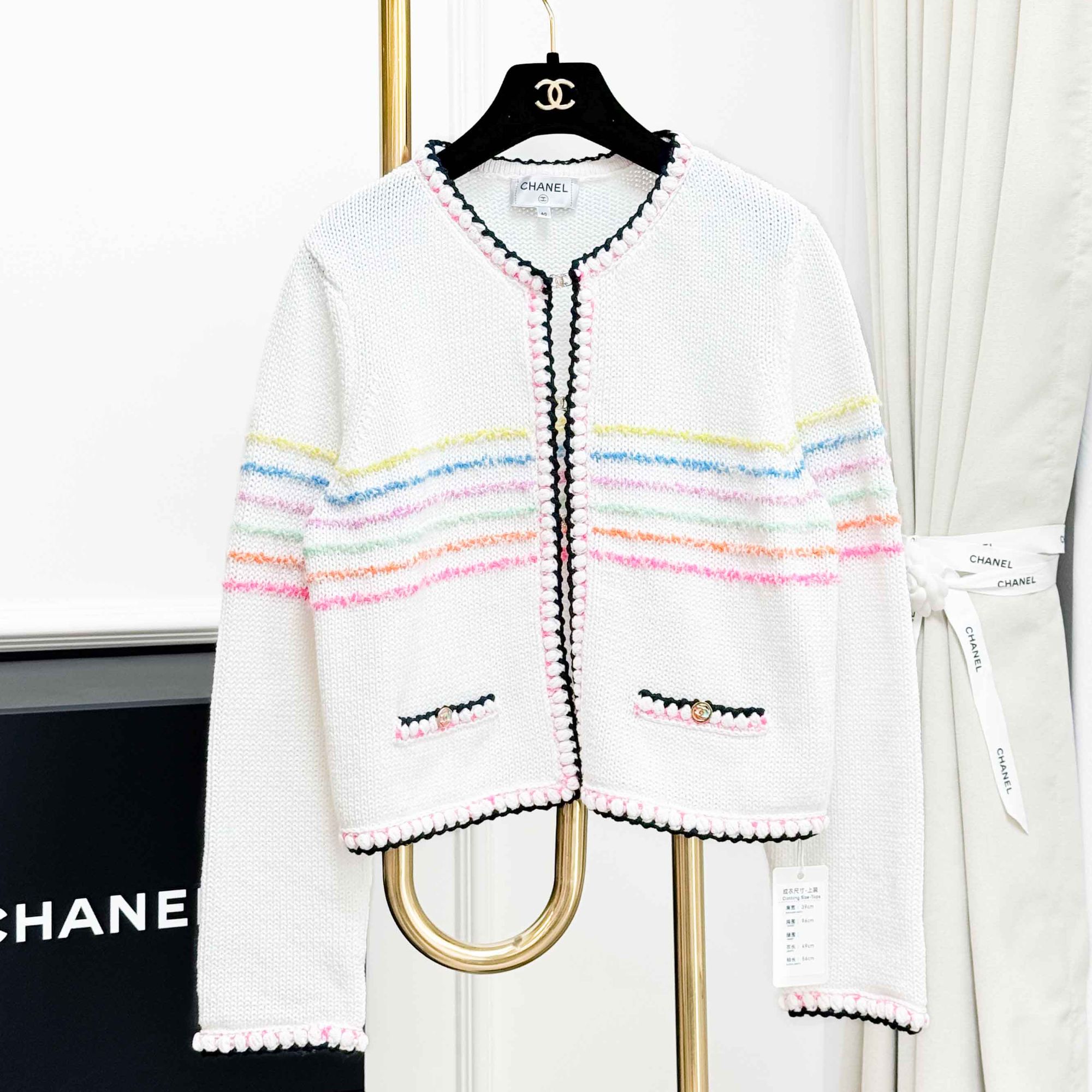 99新 Chanel/香奈儿 40码24S白色拼彩色条纹双C钻扣针织开衫