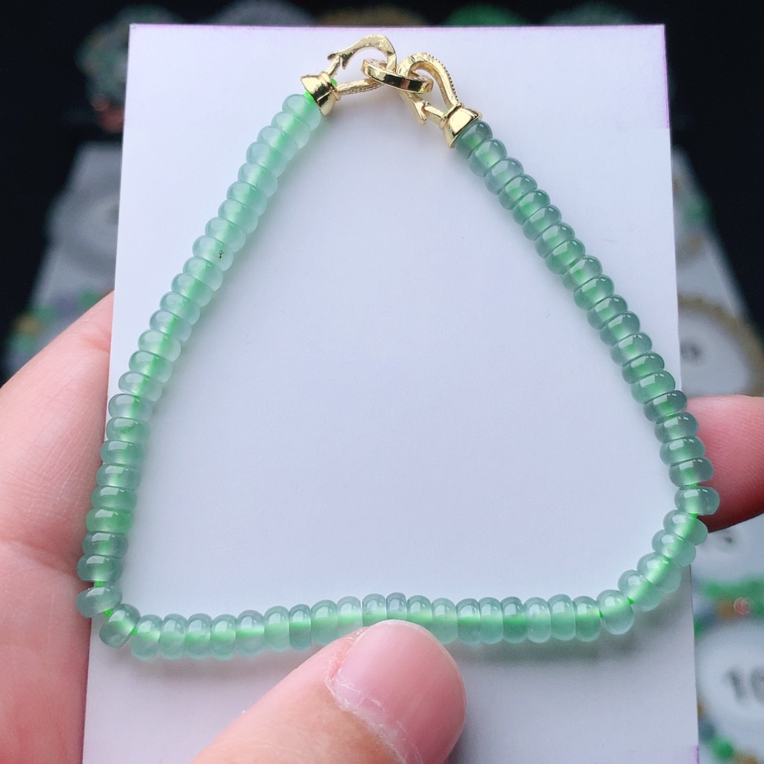 翡翠手串未镶嵌翡翠