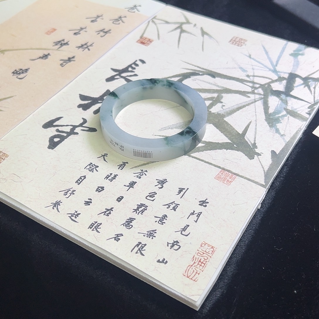 毛***毛定制翡翠未镶嵌天然缅甸翡翠手镯