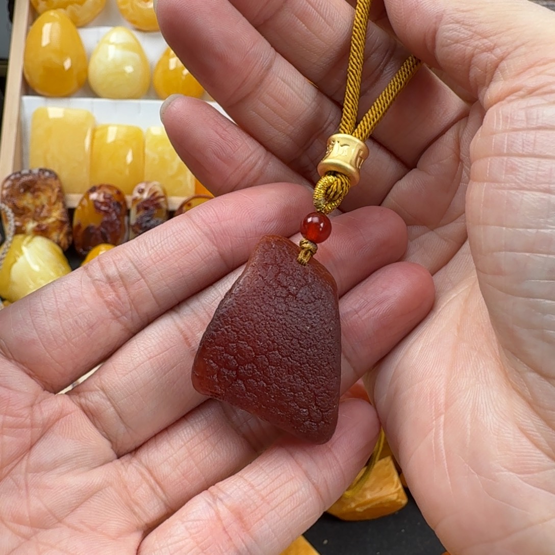 蜜蜡未镶嵌颈饰蜜蜡