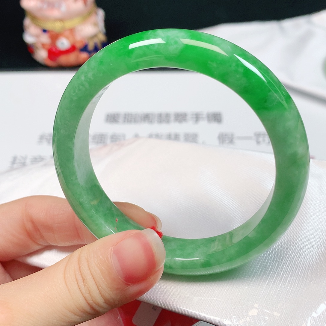 翡翠未镶嵌手镯1500