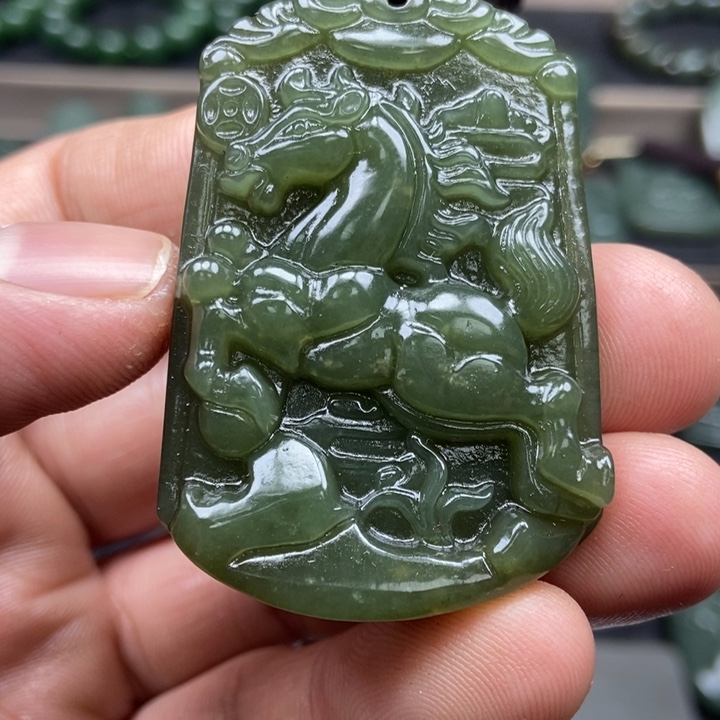 和田玉颈饰未镶嵌