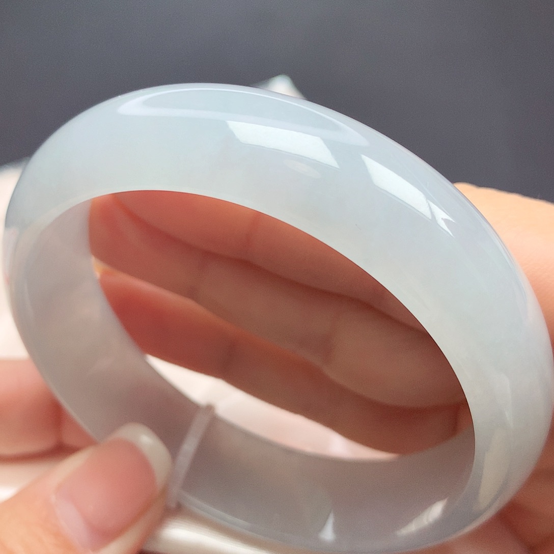 翡翠手镯未镶嵌58圈口