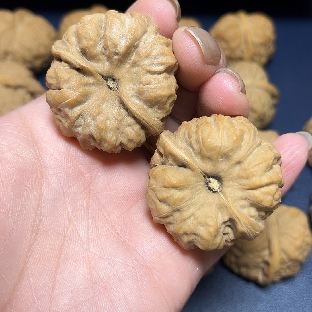 文玩核桃吊坠保**航哇哇哇