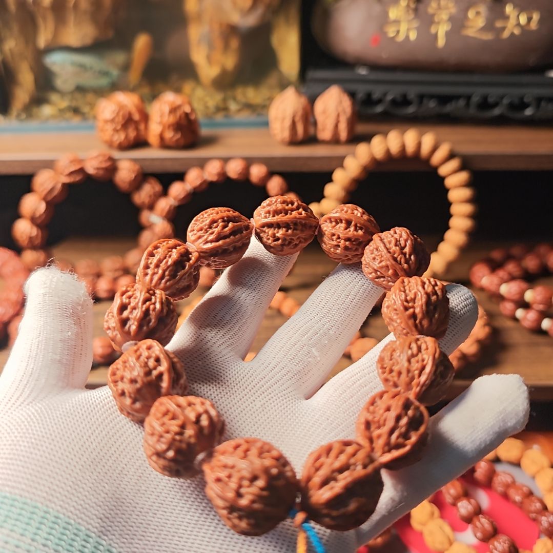 文玩核桃手串油蜡皮正奔三棱手持楸子核桃手串