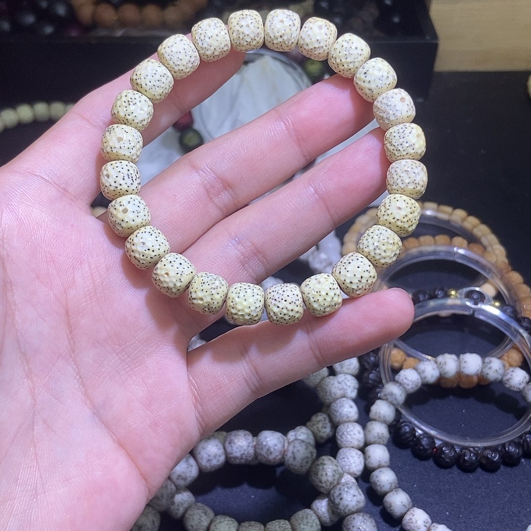 巍***星月菩提吊坠玉化原白龙鳞