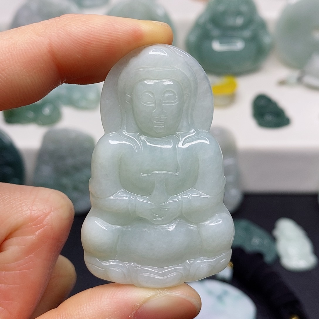 翡翠颈饰未镶嵌吊坠