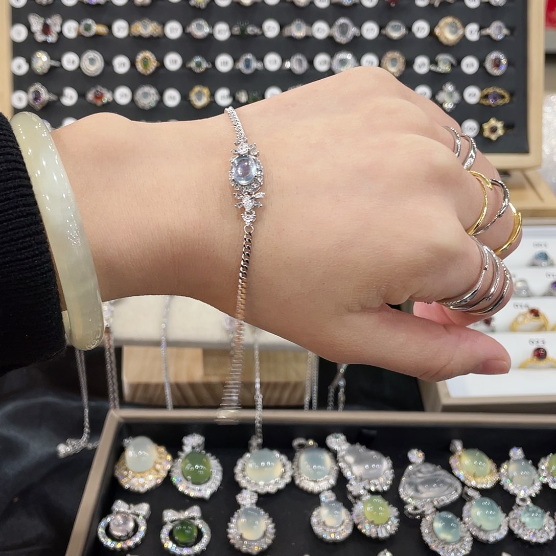 海蓝宝石手链银S925镶嵌清****?