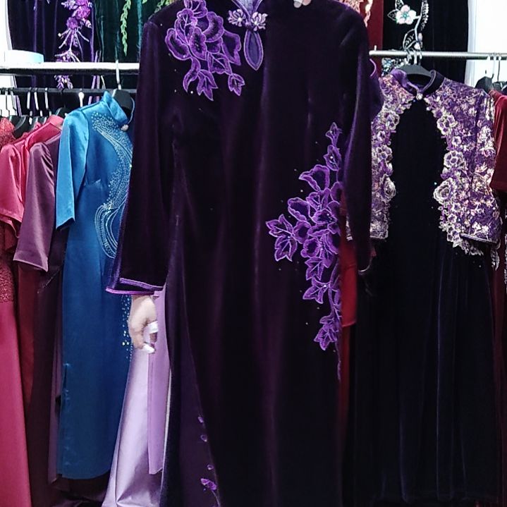 紫色金丝绒贴花中长旗袍xl110斤左右