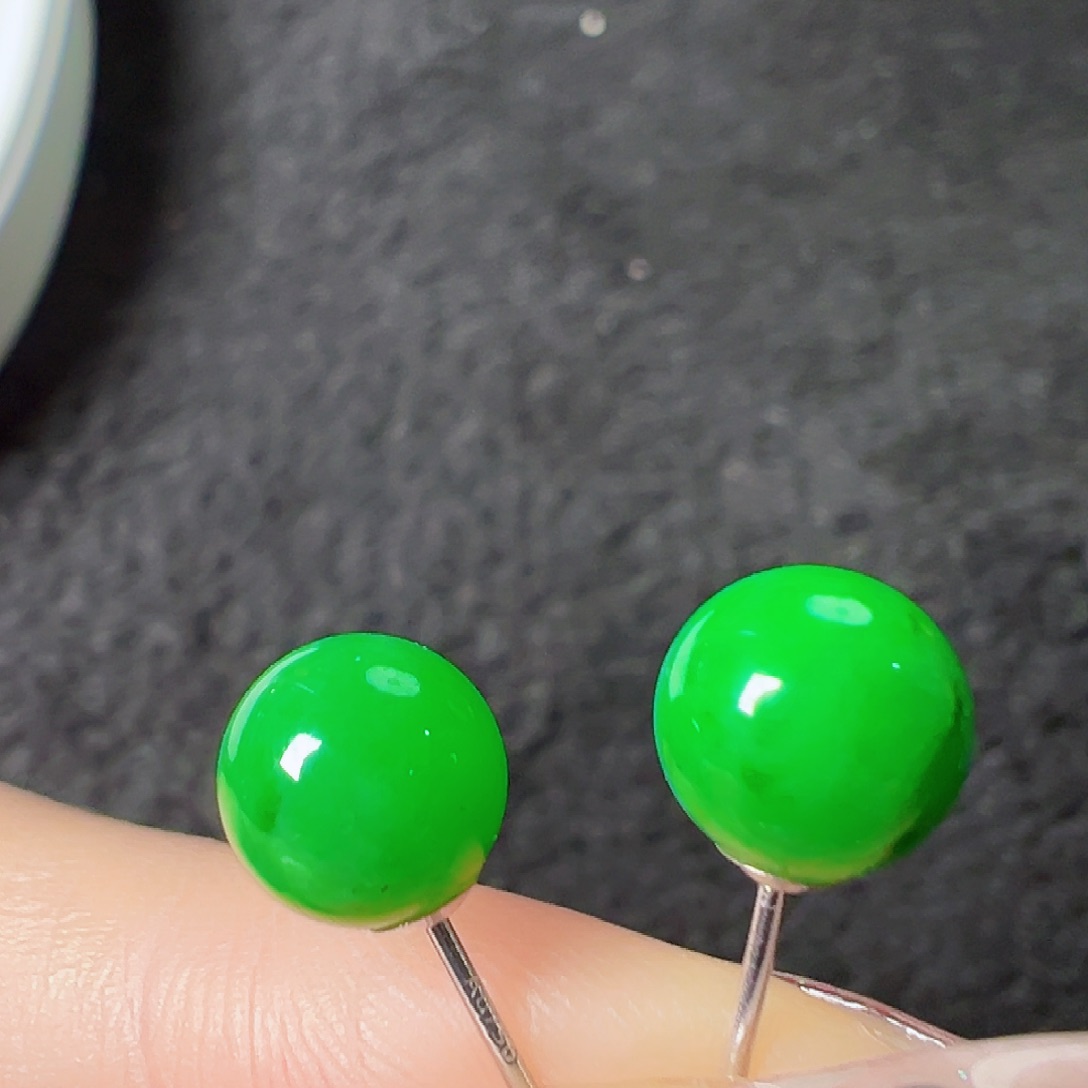 翡翠耳饰18K金镶嵌签收后24小时鉴赏期，过时不退