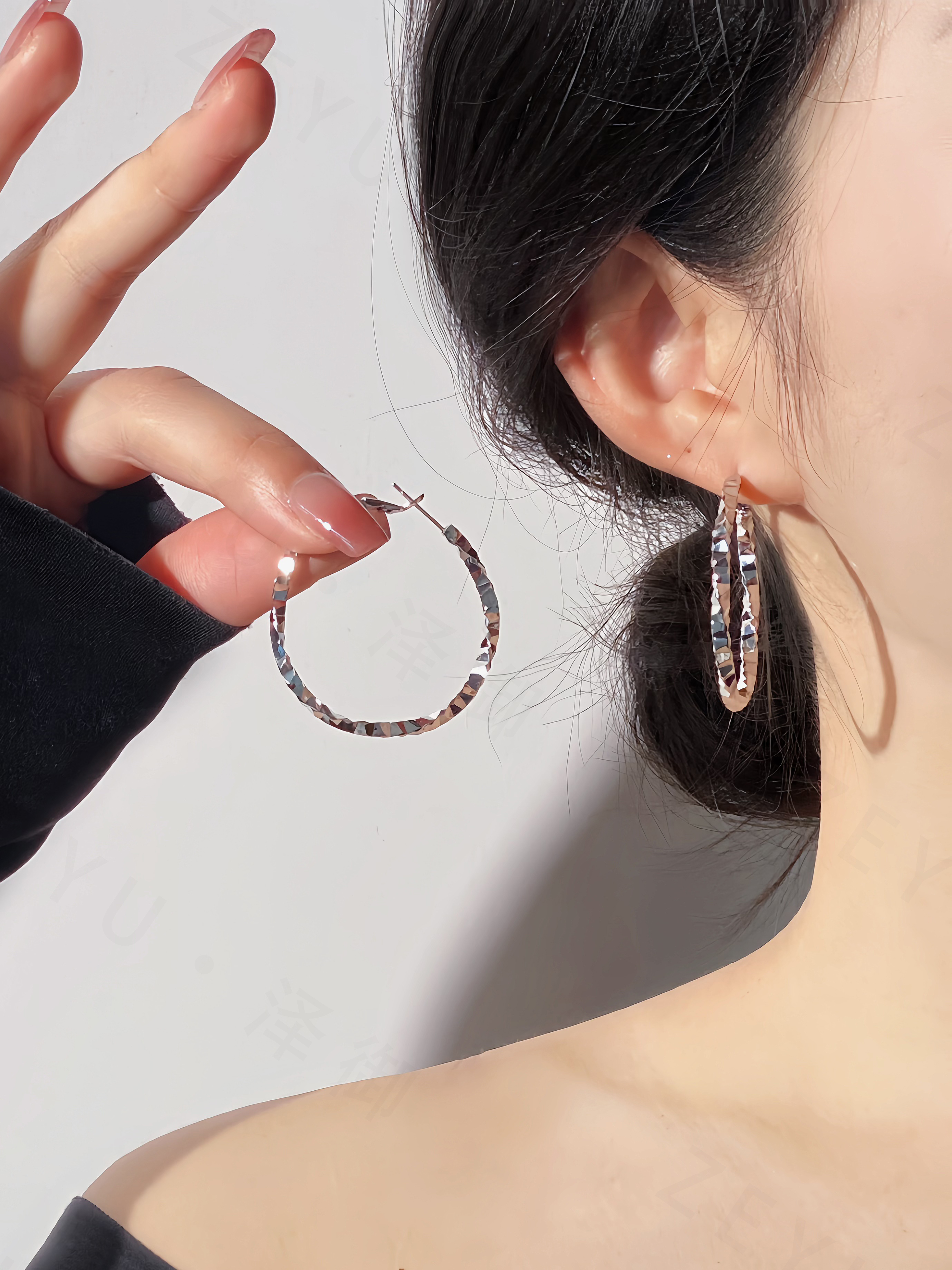 铜合金耳饰 碎曜·辣妹大耳圈极闪耳环气质方圆脸高级感百搭简约