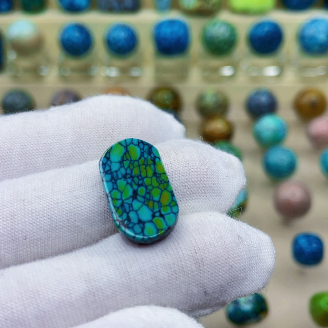 未镶嵌绿松石颈饰