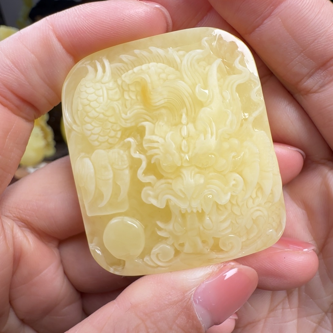 蜜蜡未镶嵌珠宝奇石