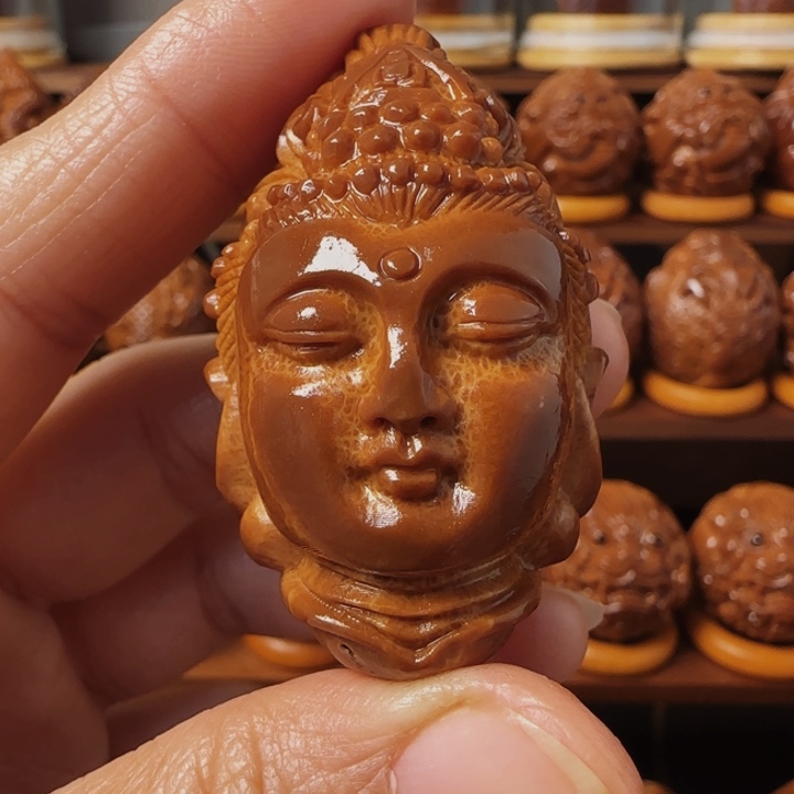 橄榄核把件陈*观音手把件33不送油和刷