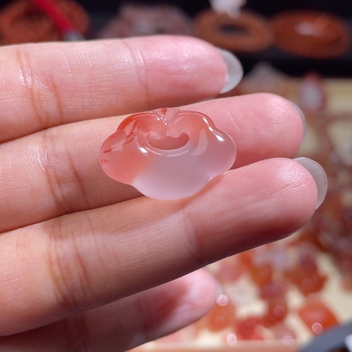 南红玛瑙祥云未镶嵌479