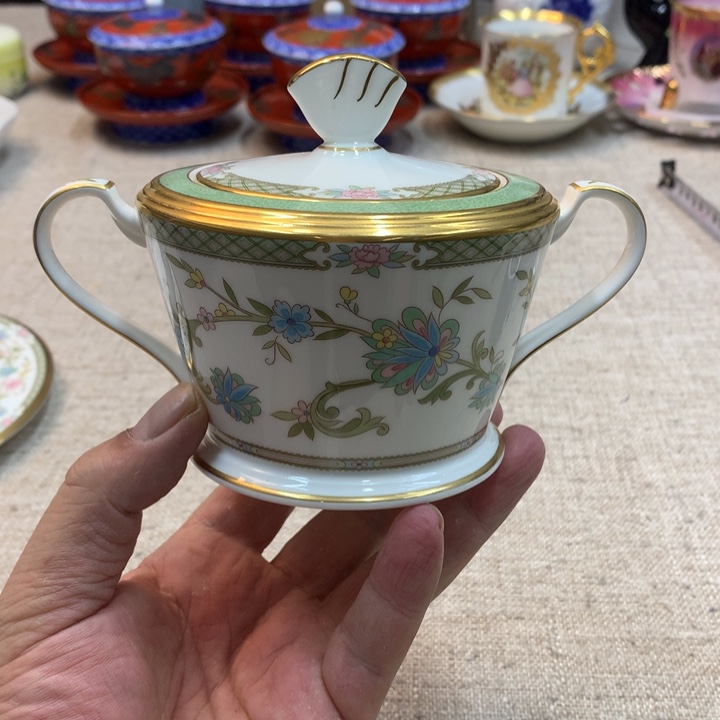 金瓷阁家的美丽瓷器