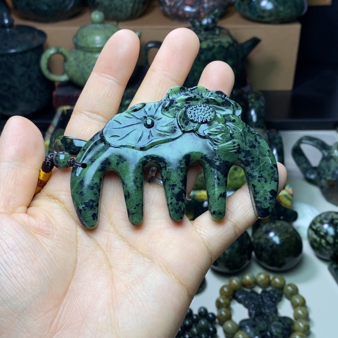 蛇纹石玉未镶嵌项链