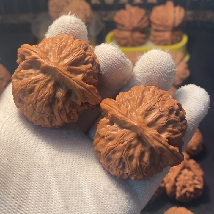 文玩核桃吊坠43.5宫灯