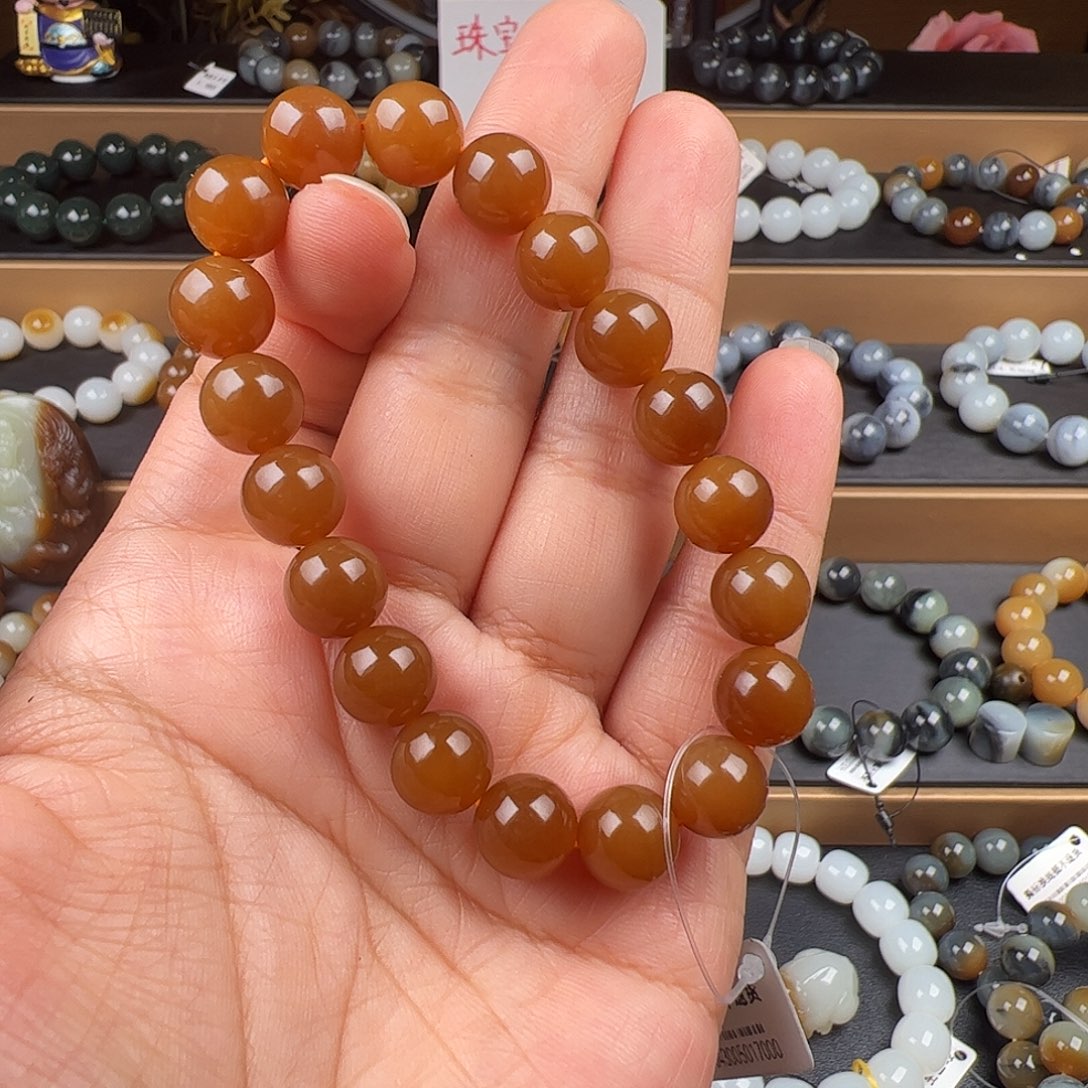 柒***)和田玉未镶嵌手链