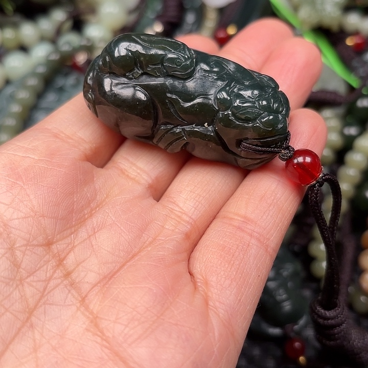 和田玉颈饰未镶嵌