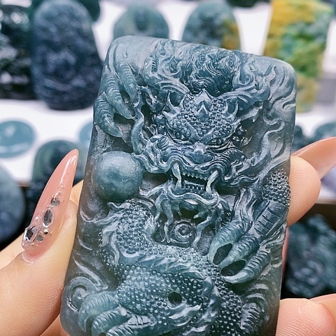 定制翡翠未镶嵌龙