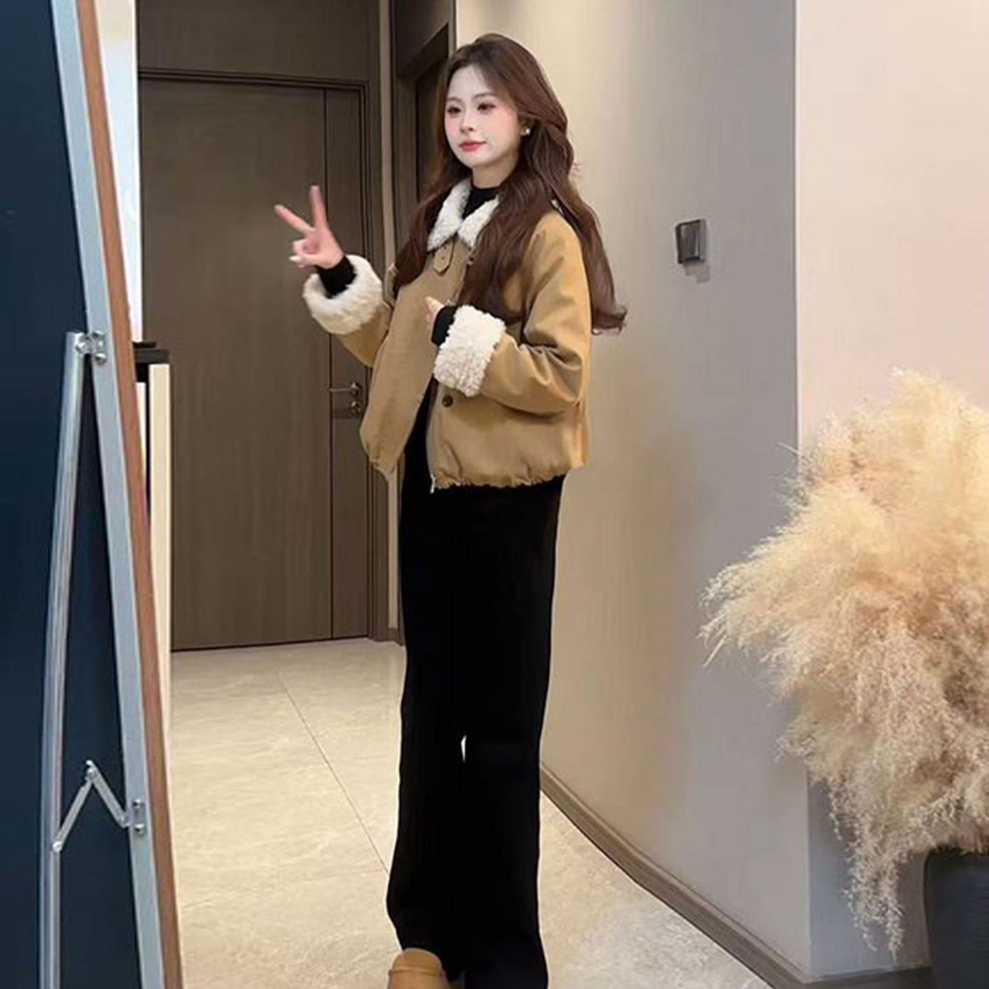 复古加厚独特漂亮的初冬外套女秋冬2025新款摇粒绒短款上衣小个子