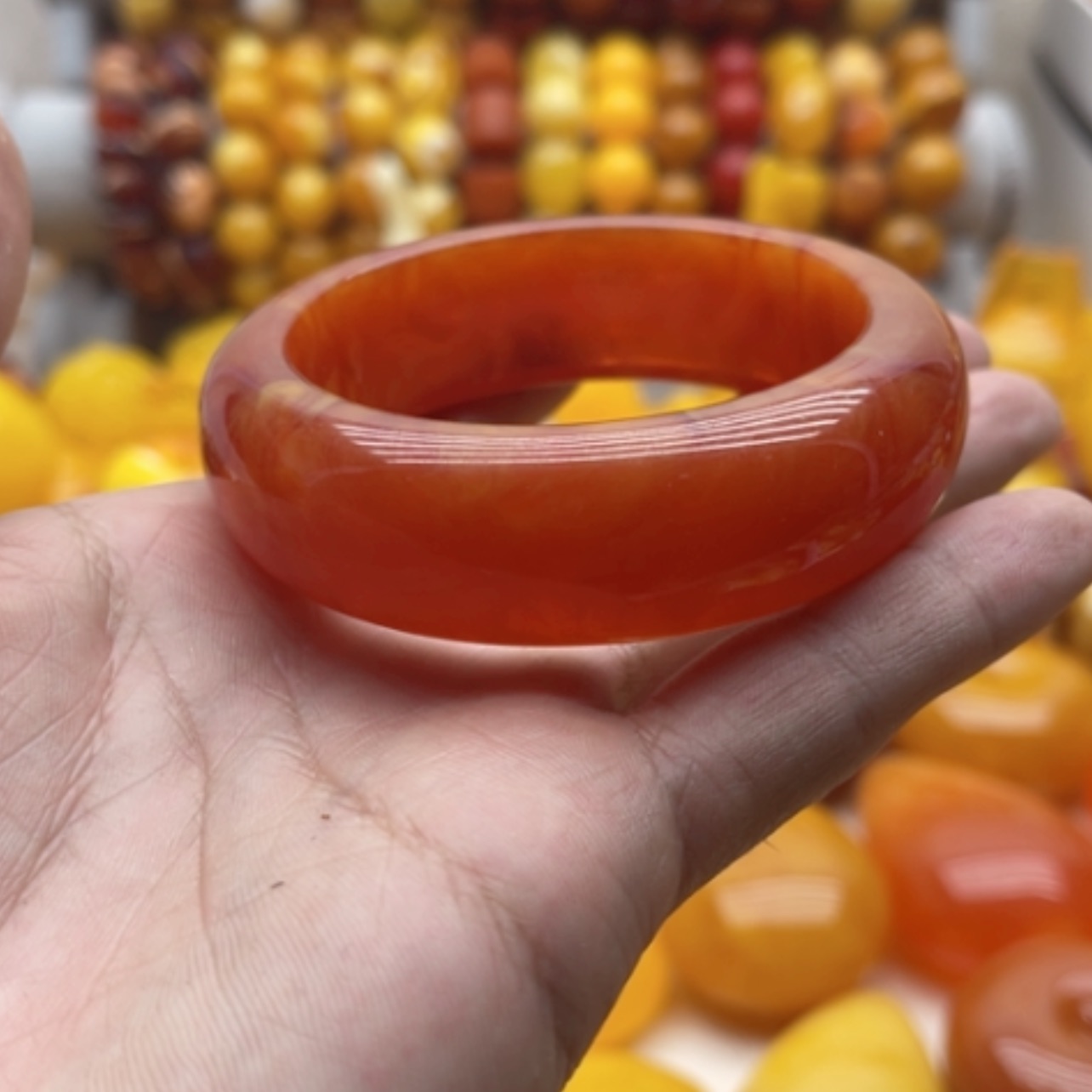 【闪购商品】琥珀手镯未镶嵌张*霞蜜蜡手镯58