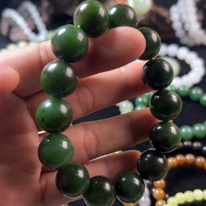 和田玉未镶嵌手串