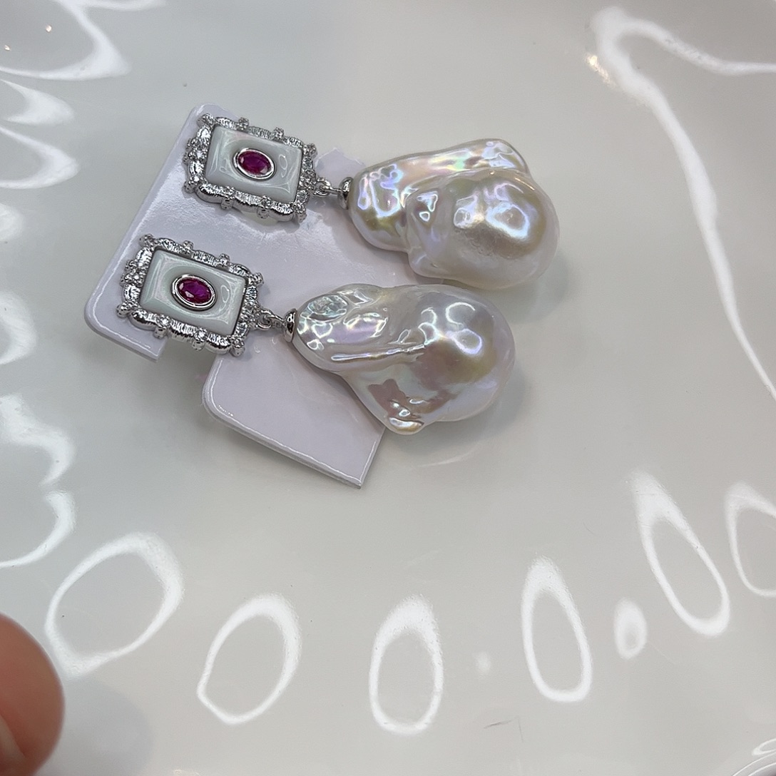 淡水珍珠合金耳饰