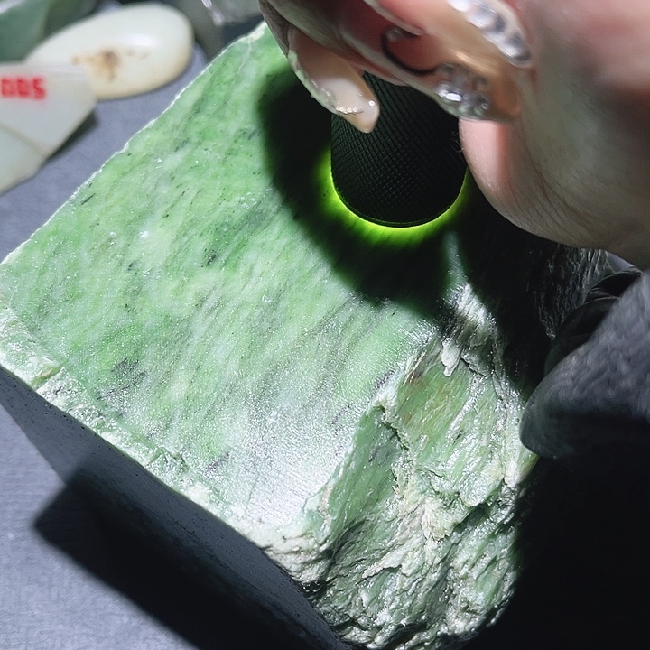 和田玉未镶嵌珠宝奇石