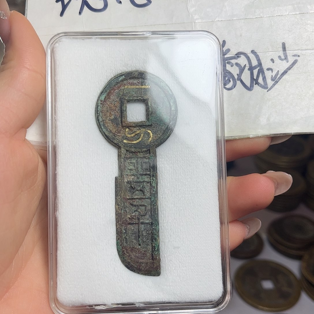 铜铜现代工艺品移植秀