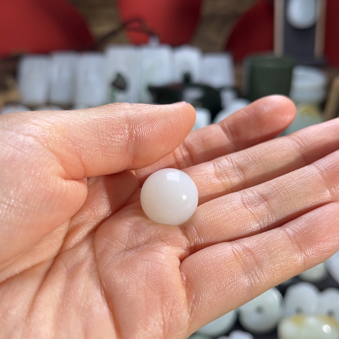 和田玉吊坠(赠链)未镶嵌情*